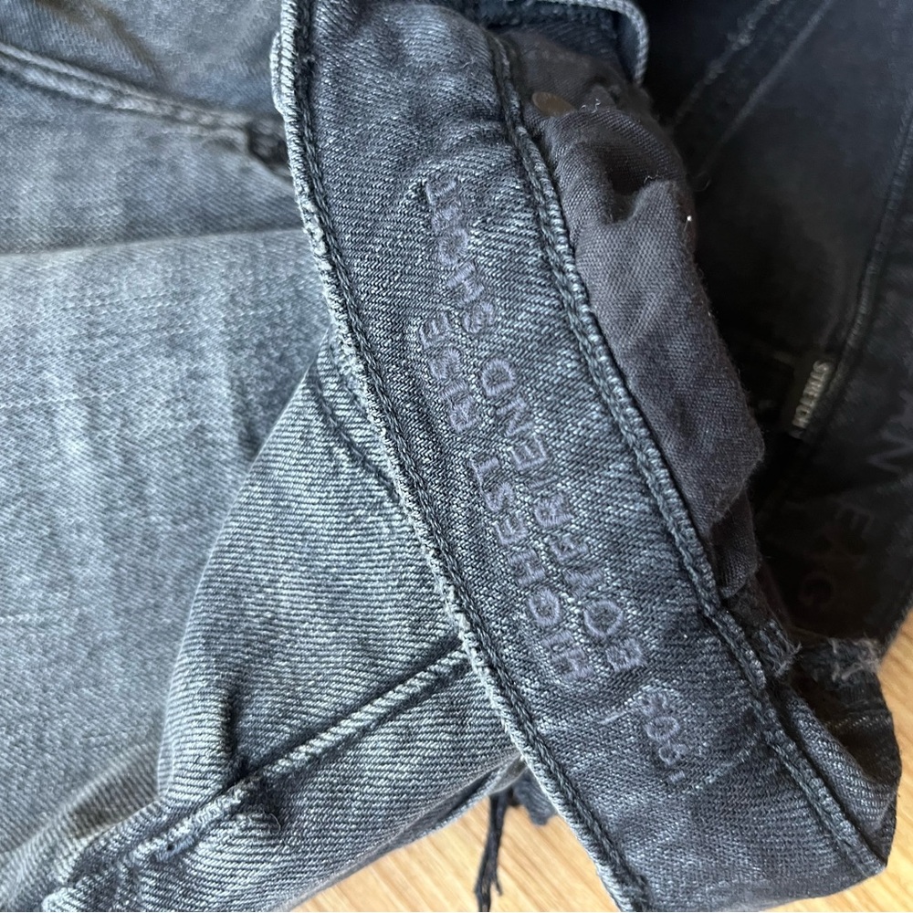 New AMERICAN EAGLE HIGHEST RISE 90’S BOYFRIEND SHORTS DISTRESSED FRAY BLACK JEAN - Picture 8 of 9